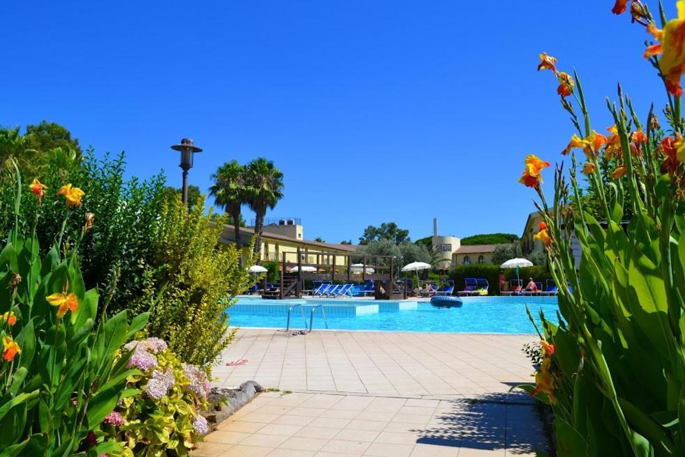 Horse Country Resort Congress & Spa - Hotel Ribot Arborea Exterior photo