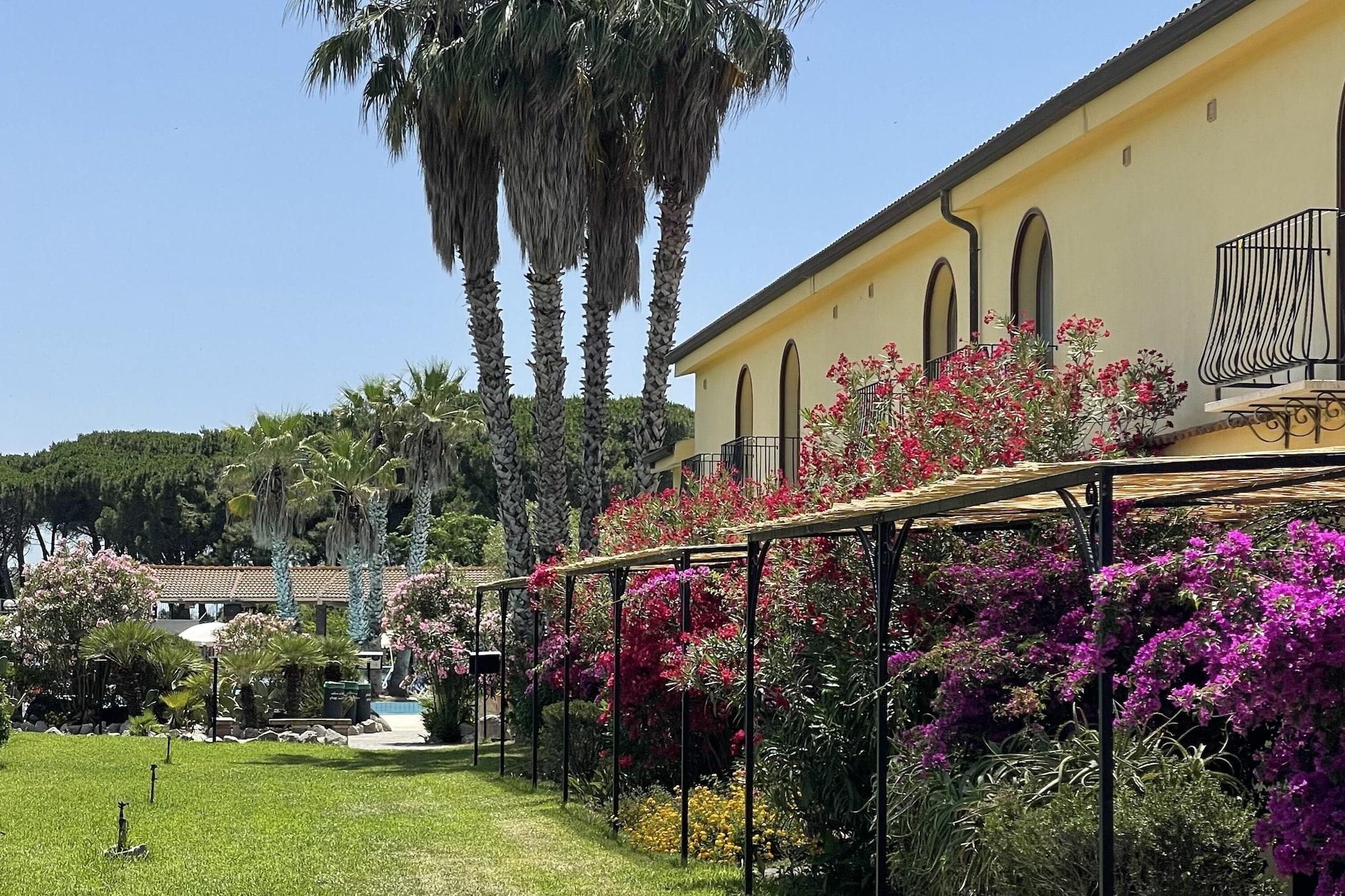 Horse Country Resort Congress & Spa - Hotel Ribot Arborea Exterior photo