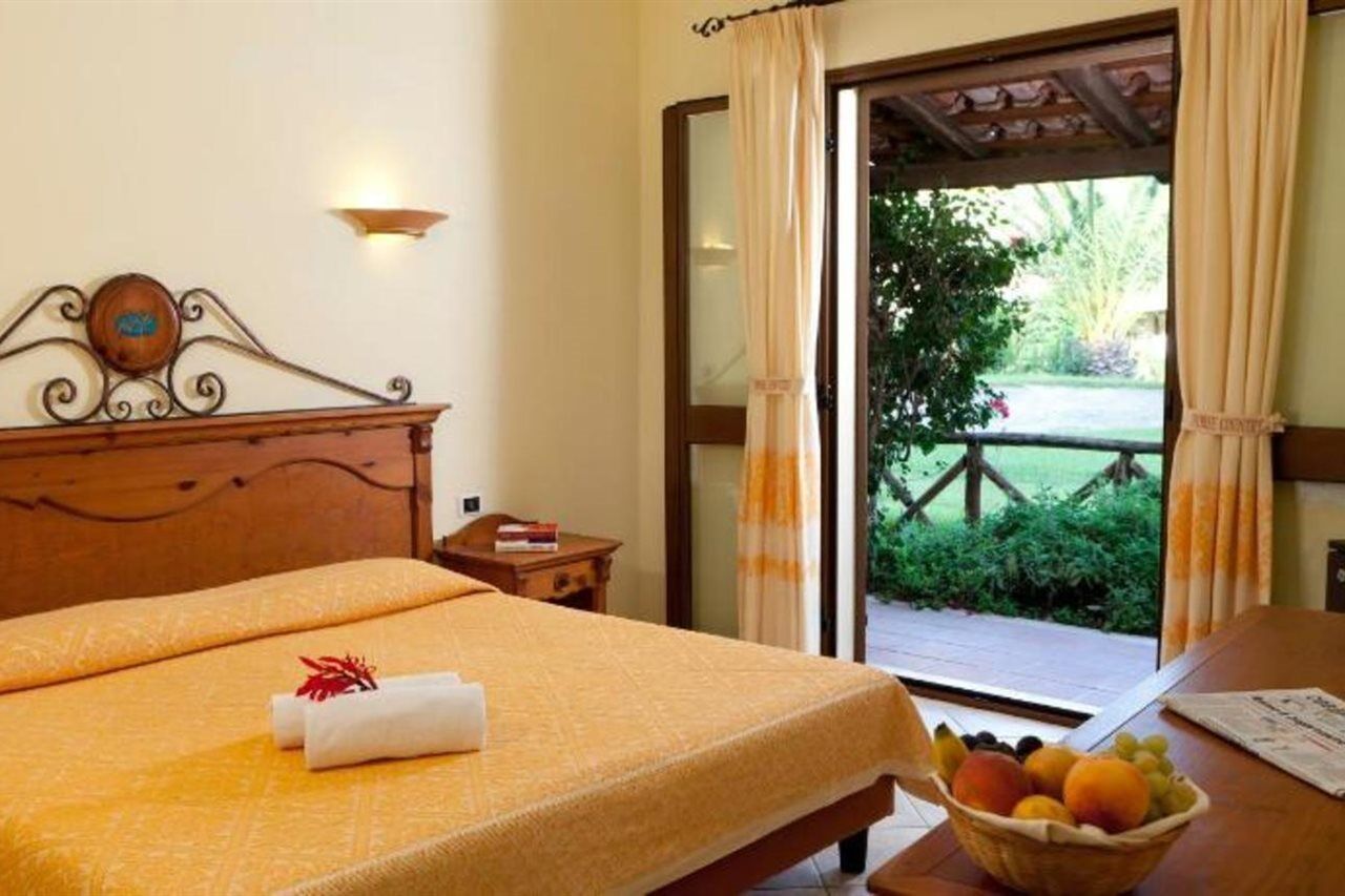 Horse Country Resort Congress & Spa - Hotel Ribot Arborea Exterior photo