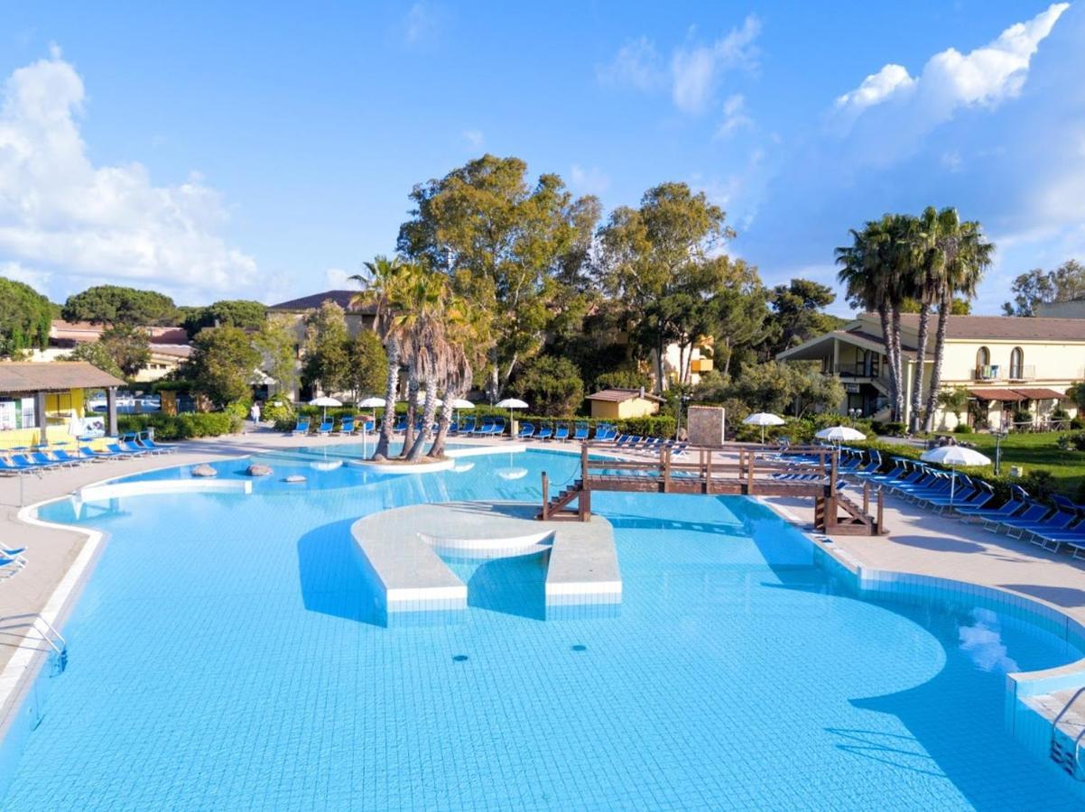 Horse Country Resort Congress & Spa - Hotel Ribot Arborea Exterior photo