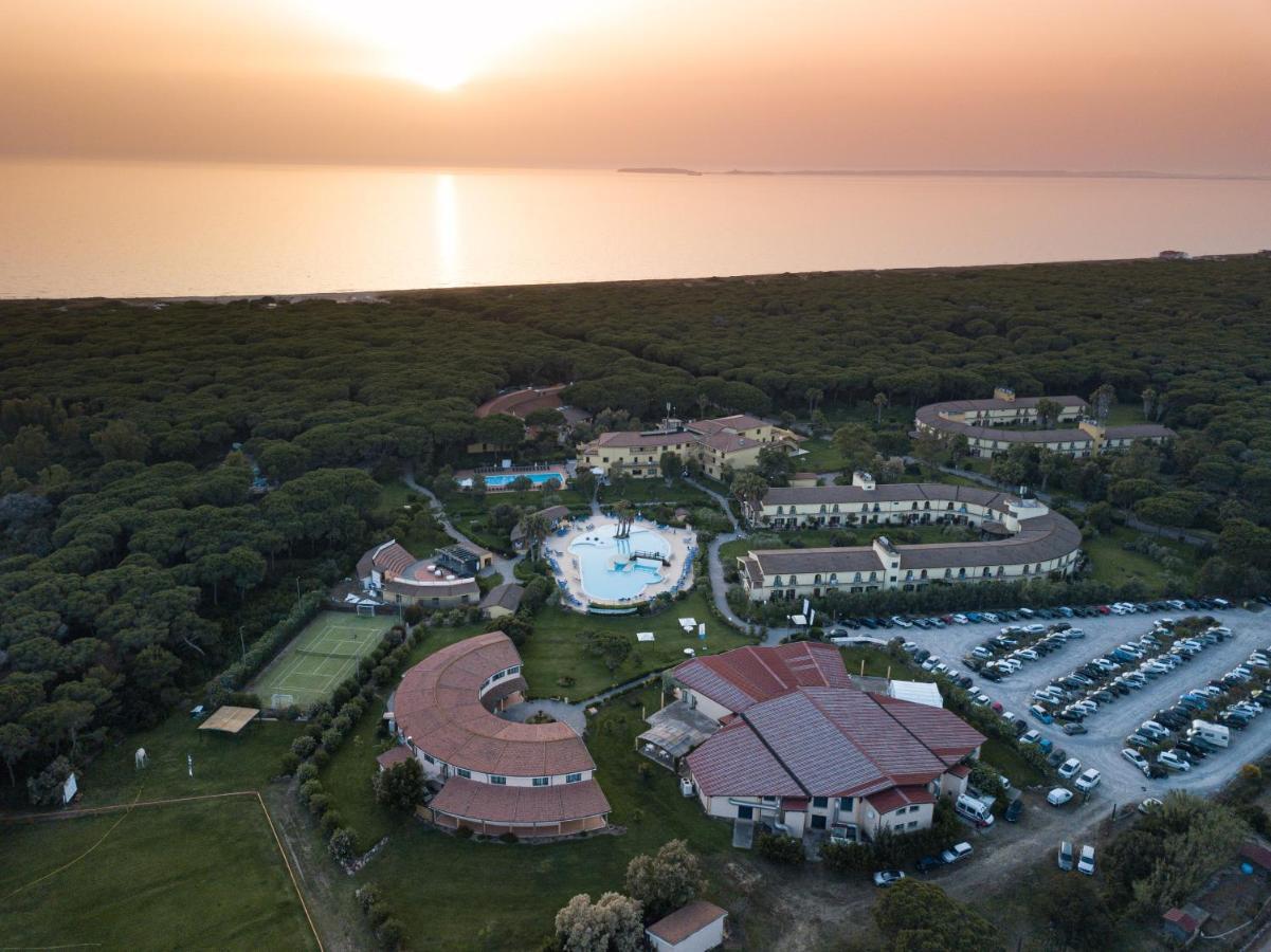 Horse Country Resort Congress & Spa - Hotel Ribot Arborea Exterior photo